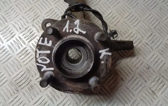 Nissan Note (E12) Front wheel hub