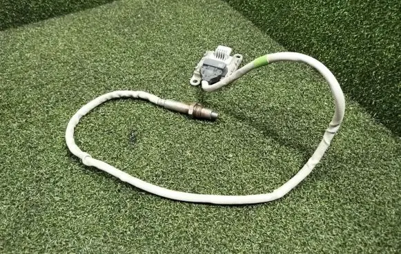 Renault Trafic III (X82) Lambda probe sensor 227902682R A3C0143400002 SNS1014