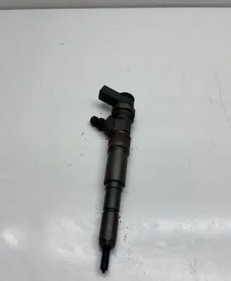 BMW 3 E90 E91 Fuel injector 0445110216