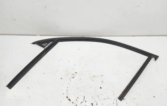 Volvo XC40 Front door rubber seal 31864769JLK01