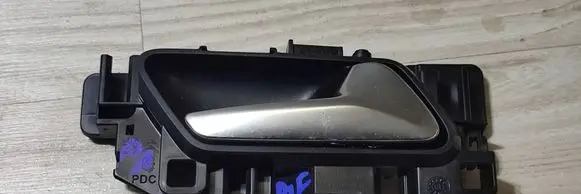Peugeot Rifter Front door interior handle 98182872