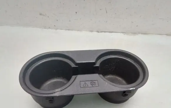 Cup holder front