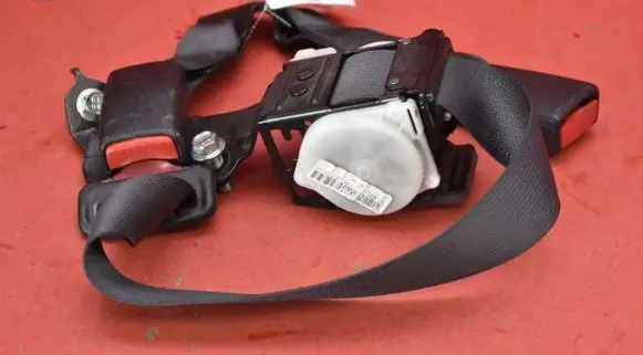 Honda Civic IX Front seatbelt