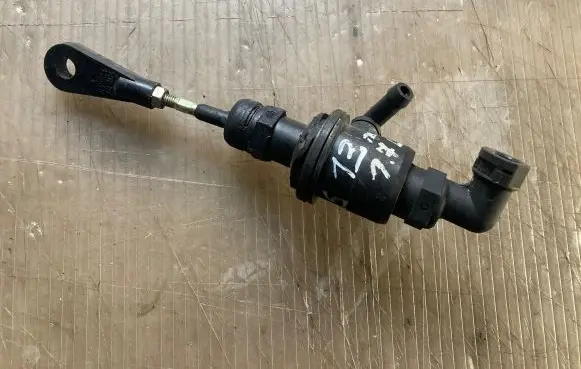 Hyundai ix35 Clutch master cylinder