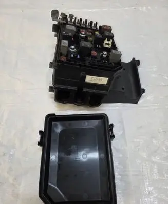 Opel Astra K Fuse box set 39040853