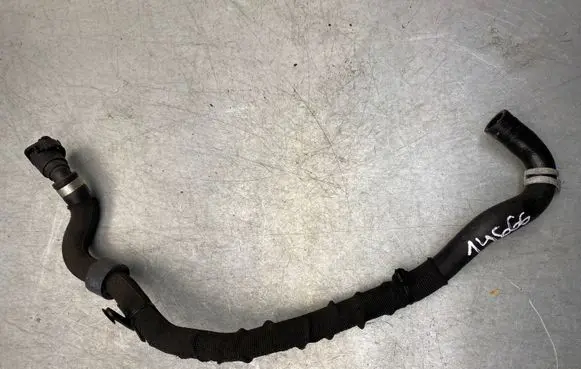 Volvo XC90 Coolant pipe/hose 32138968