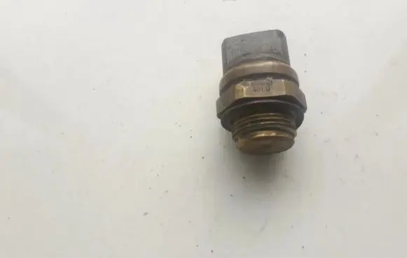 Volkswagen Golf II Coolant temperature sensor 321959481D