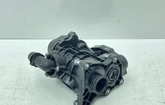 BMW 5 G30 G31 Thermostat/thermostat housing 8642560 14290413 1153