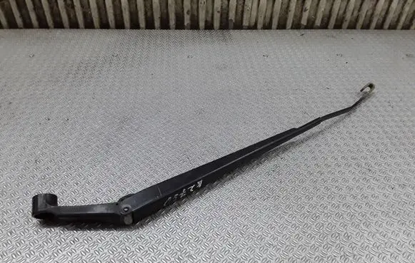 Toyota Avensis T250 Front wiper blade arm