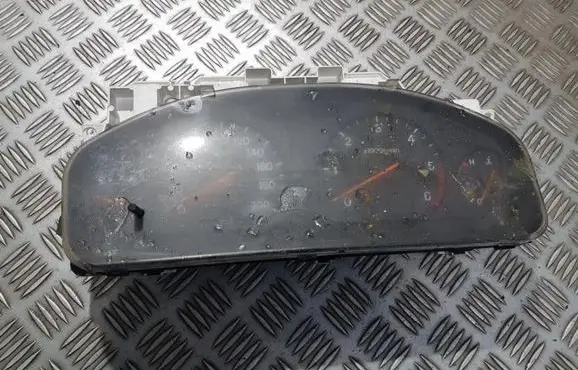 Mitsubishi Galant Speedometer (instrument cluster) MR216547 M9T157370-6781