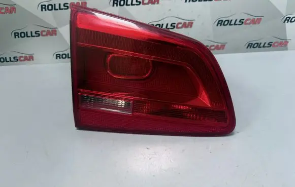 Volkswagen Touran II Tailgate rear/tail lights 1T0945093A