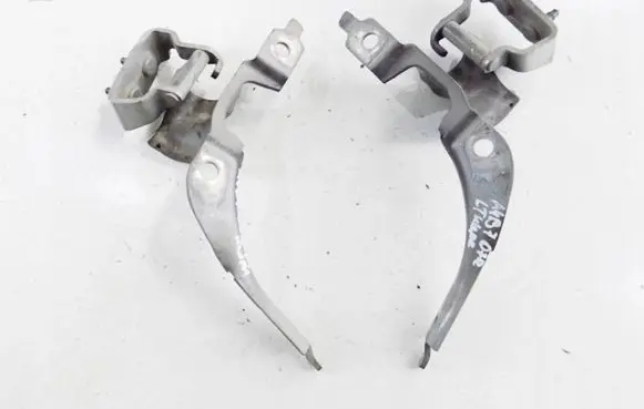 Audi A4 S4 B7 8E 8H Tailgate/trunk/boot hinge