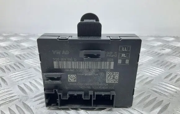 Audi A3 S3 8V Door control unit/module 5Q0959595D