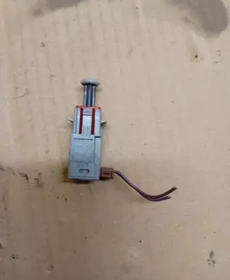 Opel Corsa D Clutch pedal sensor 55701396 C910 869619858