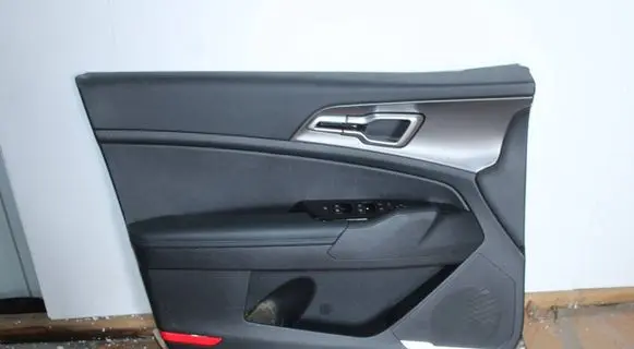 KIA Sportage Front door card panel trim