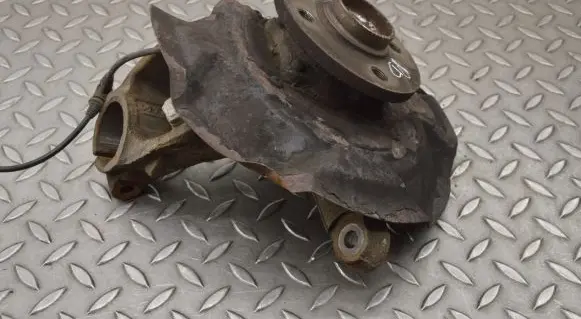 Front wheel hub