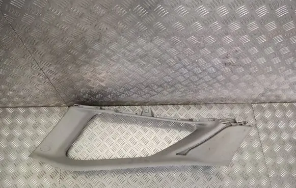 Toyota Auris E180 (D)pillar trim (top) 