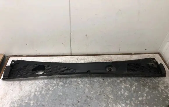 Dacia Dokker Wiper trim 668119050R