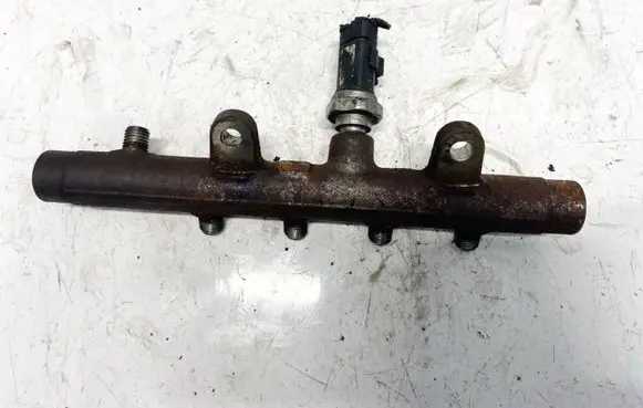 Renault Megane III Fuel main line pipe 8200704212 A2C27000234
