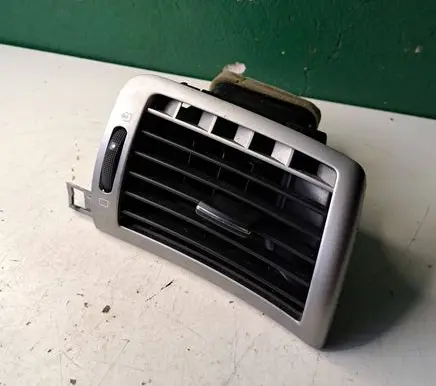 Peugeot 407 Dash center air vent grill 9644589377 A1010031 A1010005