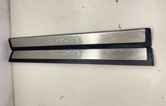 Lexus ES 300h Front sill trim cover 6791233100 6791133100