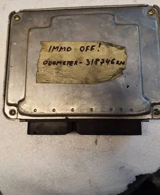 Volkswagen PASSAT B5.5 Engine control unit/module 038906019CD 0281010218 28SA4308