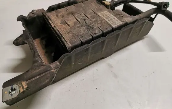 Active carbon filter fuel vapour canister