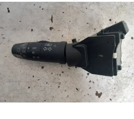 Nissan X-Trail T30 Indicator stalk 25540