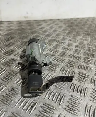 Audi A6 S6 C5 4B Ignition lock 1J0419959