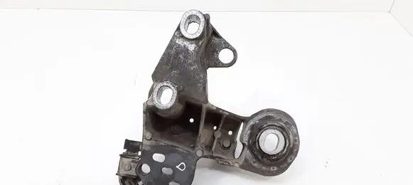 Volkswagen PASSAT B5.5 Engine mounting bracket 8E0199352F