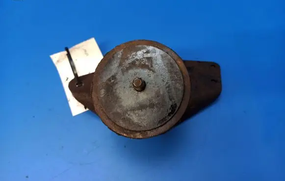 Jaguar XJS Engine mounting bracket