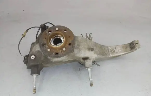 BMW M5 Front wheel hub 7857069 7857011 61297120