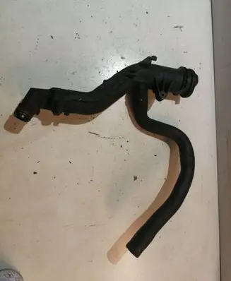 Volvo V50 Oil fill pipe 