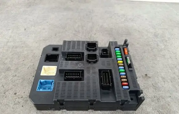 Peugeot 207 Fuse box set 9663798480