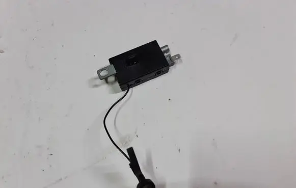 Volvo C30 Aerial antenna amplifier 30752169