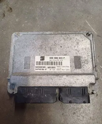Seat Ibiza III (6L) Engine control unit/module 03E906033P 3PE4729 5WP4019607
