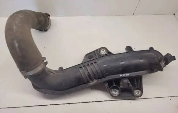 Audi A4 S4 B8 8K Intercooler hose/pipe 8K0145673L