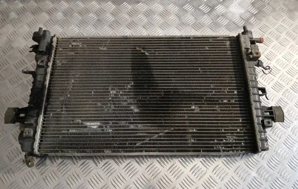 Opel Zafira B Coolant radiator