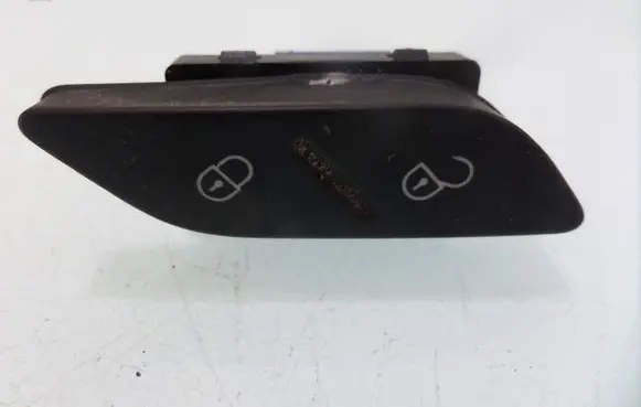 Volkswagen Golf IV Central locking switch button 5K0962125
