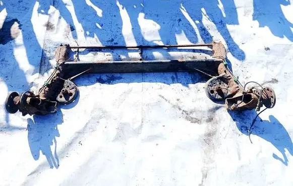 Volkswagen PASSAT B5 Rear subframe 