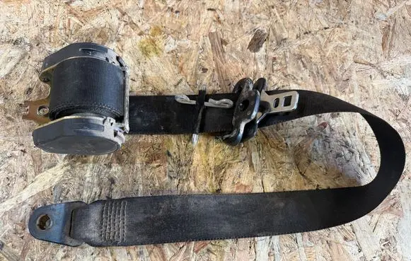 Ford Focus Front seatbelt 98ABA61294D