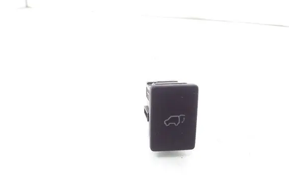 Toyota RAV 4 (XA40) Tailgate opening switch 15B116
