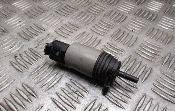 BMW 5 E60 E61 Windscreen/windshield washer pump 6934159 67126934159