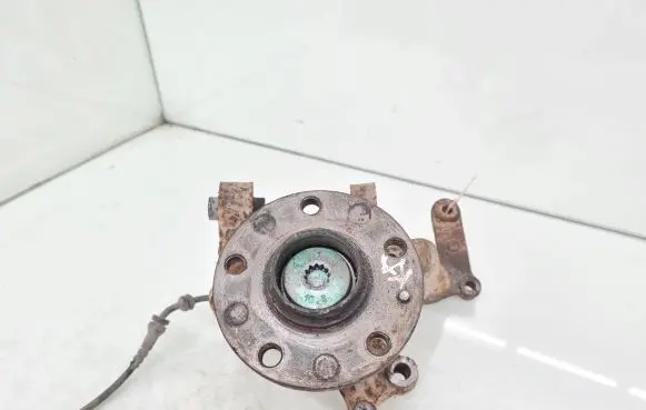 Skoda Octavia Mk2 (1Z) Rear wheel hub spindle/knuckle 1K0435P