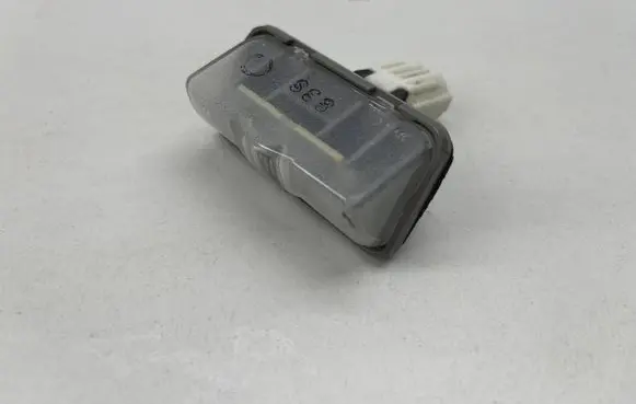 Toyota Prius (XW50) Number plate light