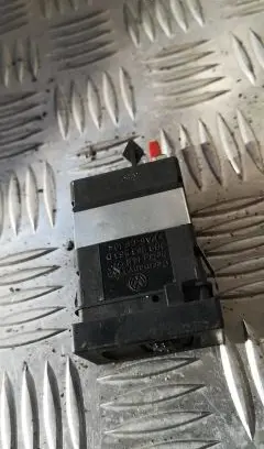 Volkswagen PASSAT B5.5 Seat heating switch 3b0963563d