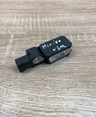 Ford Mondeo Mk III Airbag deployment crash/impact sensor 1S7T14B342AD 23DB0278F352