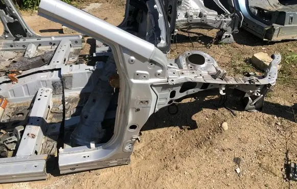 Toyota Avensis T270 Front quarter panel 