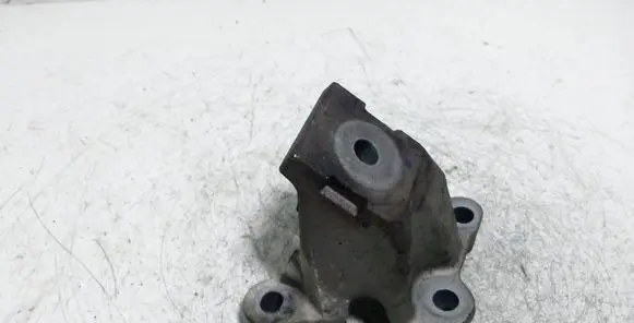 Audi A6 S6 C6 4F Engine mounting bracket 4F0199307L