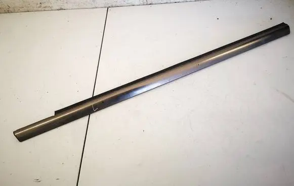 Mercedes-Benz C W203 Front door glass trim molding 